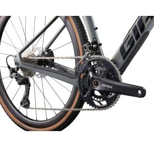 GIANT REVOLT ADVANCED  0 2