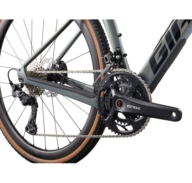 GIANT REVOLT ADVANCED  0