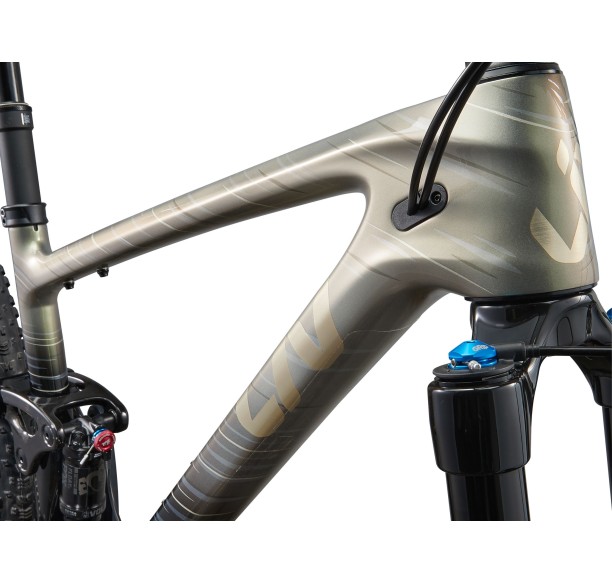 LIV PIQUE ADVANCED 29 2