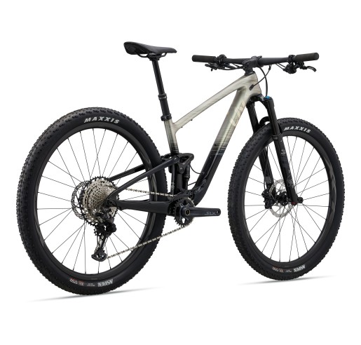 LIV PIQUE ADVANCED 29 2